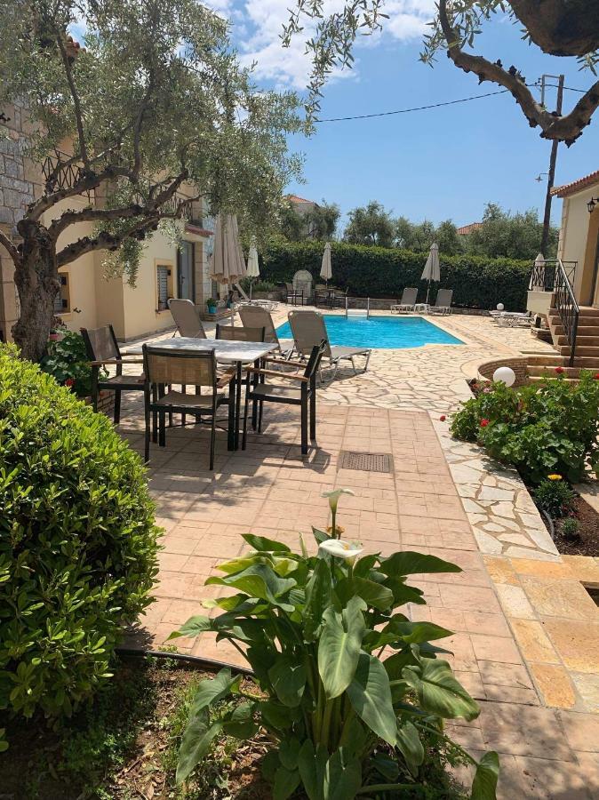 Finikes Apartments Stoúpa Dış mekan fotoğraf