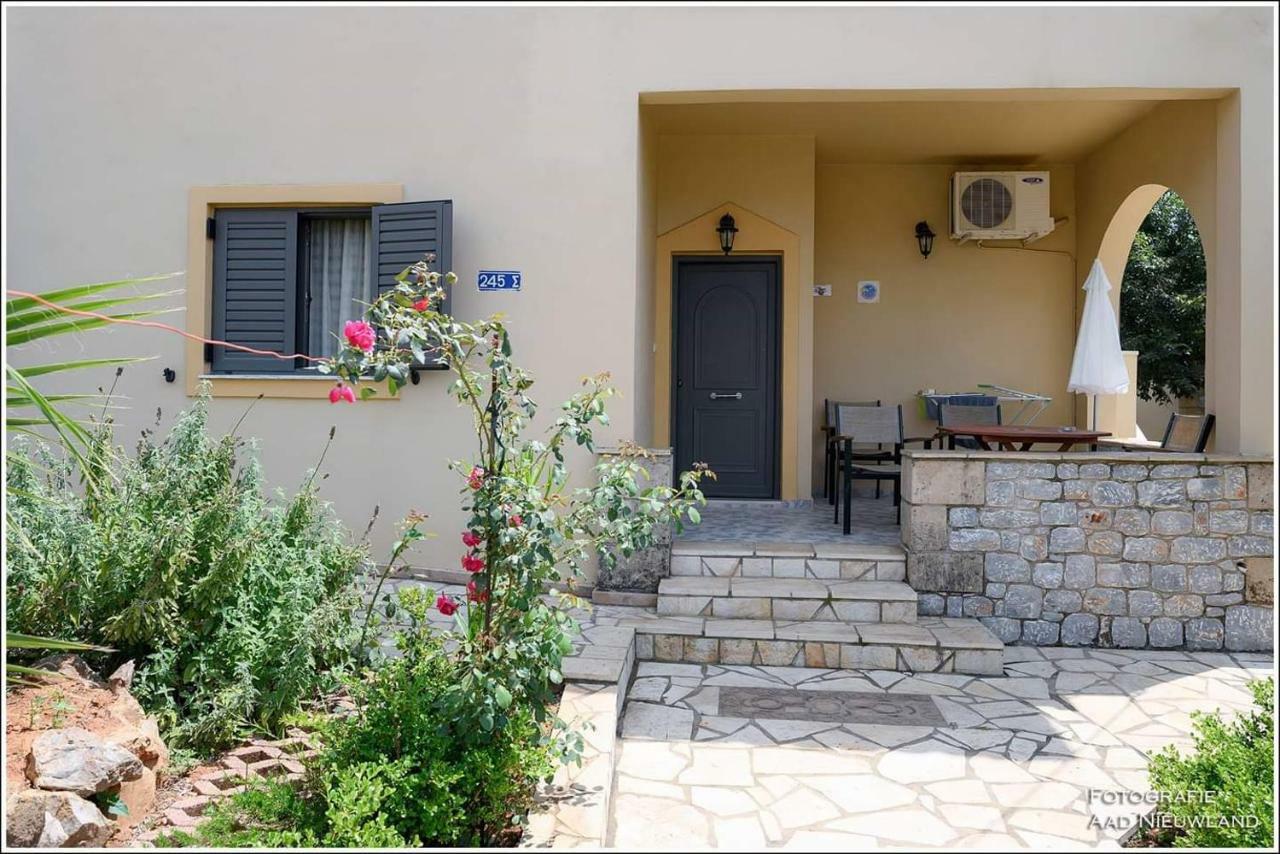 Finikes Apartments Stoúpa Dış mekan fotoğraf