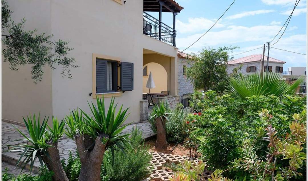 Finikes Apartments Stoúpa Dış mekan fotoğraf